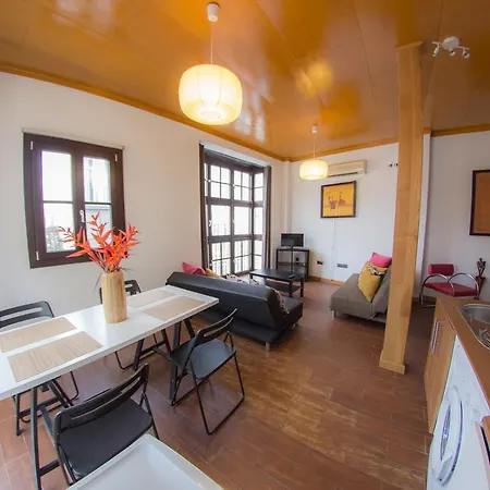 Apartment Galeria De Pintores Vivos *